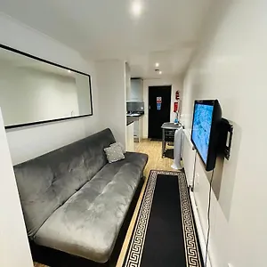 Exclusive Private One Bedroom London